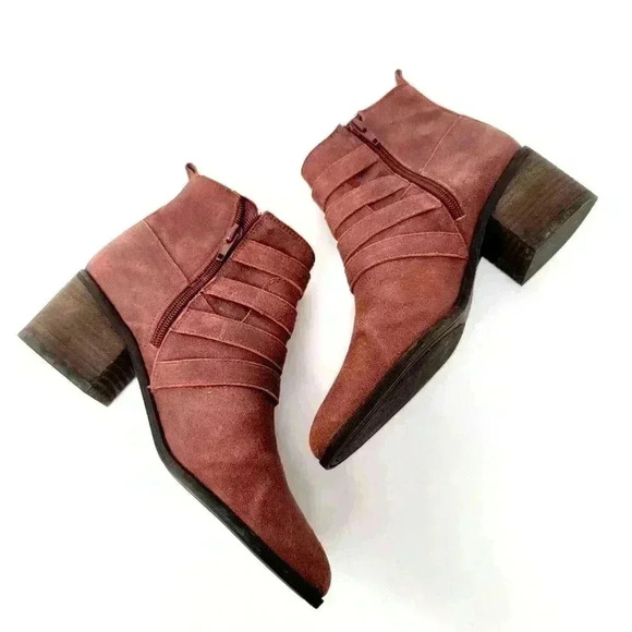 Lucky Brand Loreniah Red Moto Grunge Buckle Ankle Booties - 7.5 - Picture 2 of 11